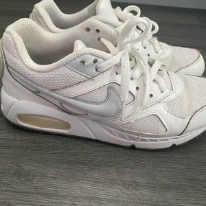 Womens Nike air max size 8.5